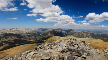 Wall Mural - Hiking Mt Dana in the High Sierra Mountains in Yosemite National Park in California