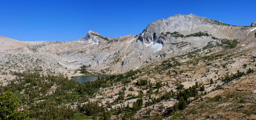 Wall Mural - Hiking to Cathedral Peak in the High Sierra Mountains of Yosemite National Park in California