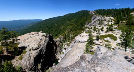 Wall Mural - Chilnualna Falls Hike in Yosemite National Park in California