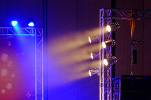 Spotlights Hanging With Side Steel Structure, Lighting To The Stage With Smoke Effect