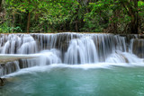 Fototapeta Krajobraz - Huai Mae Khamin Waterfall, Khuean Srinagarindra National Park, Kanchanaburi, Thailand
