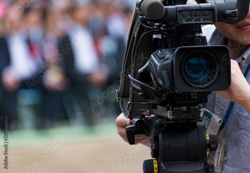 テレビカメラマン Buy This Stock Photo And Explore Similar Images At Adobe Stock Adobe Stock