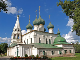 Wall Mural - YAROSLAVL, RUSSIA. Church of the Transfiguration on the City in sunny day