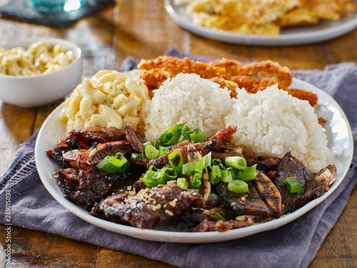 Fotomural hawaiian bbq plate with mix of chicken katsu, korean kalbi beef short ribs, rice
