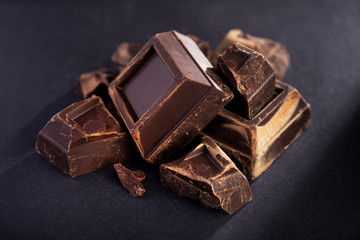 Canvas Print - Pieces of tasty black chocolate