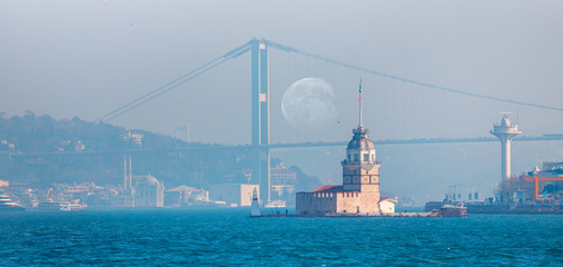 Wall Mural - Istanbul Maiden Tower kiz kulesi  with full moon - 