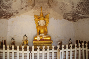 Wall Mural - Old Buddha statues at Pho Win Taung Caves, Monywa city, Sagaing State, Myanmar, Asia.