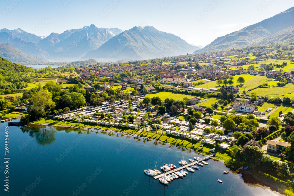 Lago di Como (IT) - Baia di Piona - vista aerea verso Colico - obrazy, fototapety, plakaty 