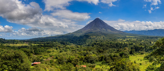 Wall Mural - Arenal Volcano panorama