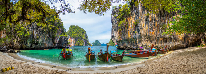 Wall Mural - Blue water at  Lao Lading island, Krabi Province, Thailand