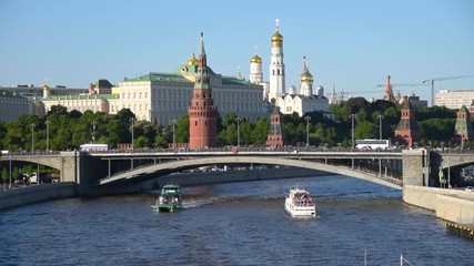 Wall Mural - View of the Moscow River and the Kremlin on a sunny day