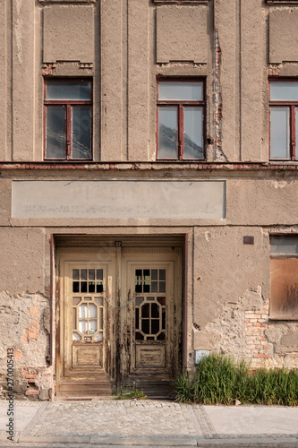 Verlassenes Haus In Gorlitz Kaufen Sie Dieses Foto Und Finden