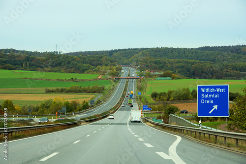 Cuadros en Lienzo Autobahn A60 in der Eifel nahe dem Wittlicher Kreuz