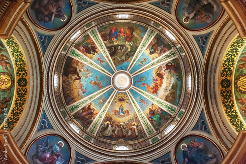 Fotografía interior of the church of the monastery Stella Maris with stunning murals depict