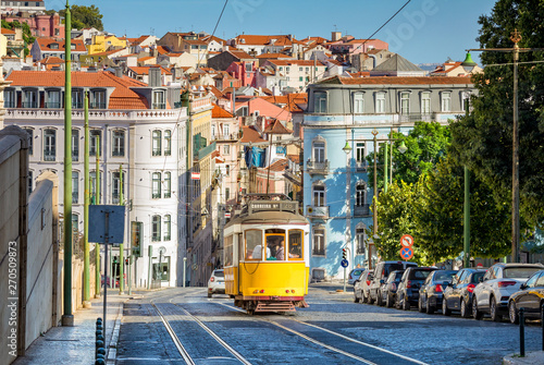 Obraz tramwaj  tramwaj-linii-28-w-lizbonie-portugalia