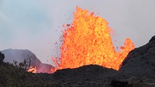 Kilauea Volcano Eruption 2018 - Huge Lava Fountain Erupts