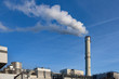 Fabrik mit rauchendem Schornstein Umwelt