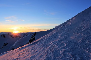 Wall Mural - Mont Blanc par l'arête des Bosses