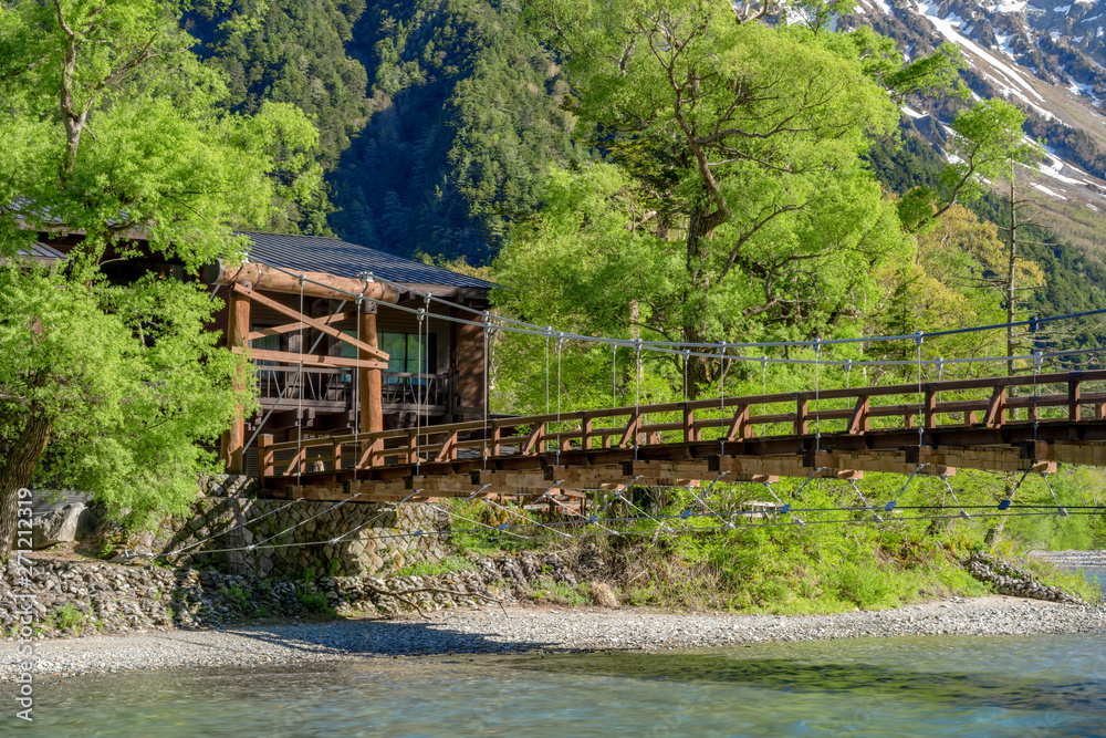 新緑の上高地 梓川と河童橋 Wall Mural Wallpaper Murals Omune