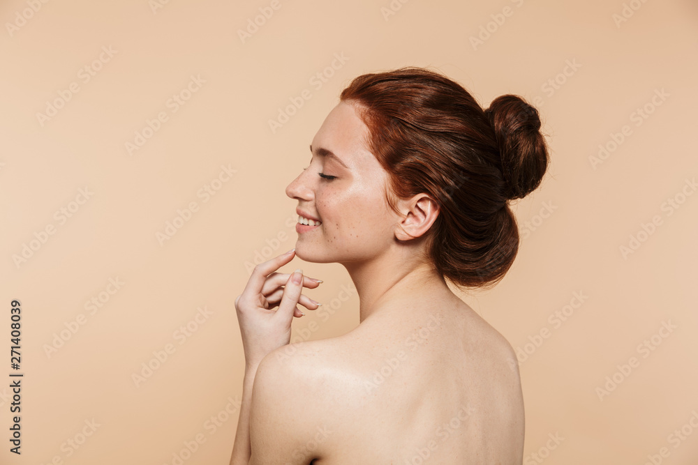 Beauty portrait of an attractive young topless redhead woman - obrazy, fototapety, plakaty 