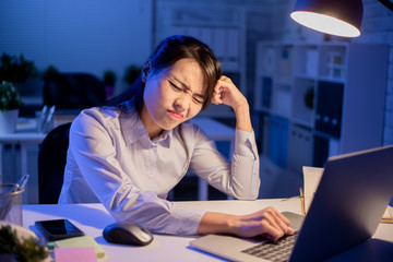 Canvas Print - woman overtime work