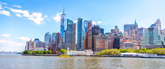 Wall Mural - Skyline panorama of downtown Financial District and the Lower Manhattan in New York City, USA