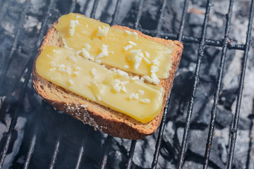 grilled cheese and garlic with bread