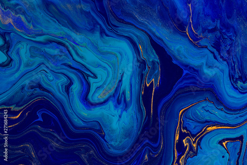 Dekoracja na wymiar  recznie-malowane-tlo-mieszanymi-plynnymi-niebieskimi-i-zlotymi-farbami-abstrakcyjny-plynny-obraz-akrylowy