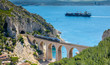 © rochagneux - Le train traverse la Calanque de la Vesse
