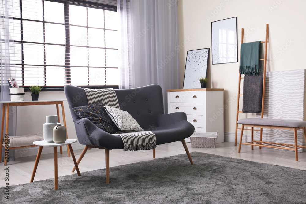 Contemporary Living Room Interior With Cozy Sofa Foto