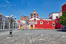 Puebla, Mexico-April 14, 2018: Santo Domingo Temple And Capilla Del Rosario Church Close To Zocalo Historic City Center