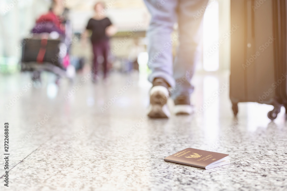 Travelers lost their passport at the airport