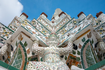 Canvas Print - Deatail of the Pagoda at Wat Arun