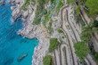 Berühmter Serpentinenpfad Via Krupp auf der Insel Capri in Italien