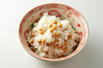 Wall Mural - bowl of rice with chick pea