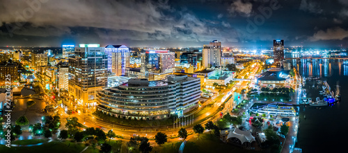Fotomural Aerial panorama of Norfolk Virginia by night