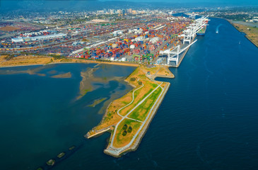 Canvas Print - Oakland Harbor port terminal with shipping containers