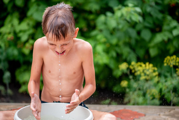 Wall Mural - boy in water