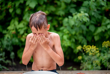 Wall Mural - boy in water