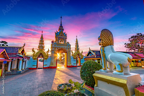 Fotografía Sunrise Wat Phra That Panom temple in Nakhon Phanom, Thailand