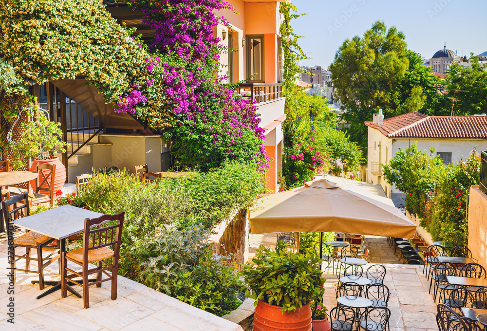 Obraz na płótnie Beautiful street in the old district of Plaka in Athens, Greece w salonie