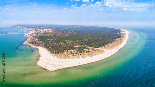 Półwysep Helski - panoram z lotu ptaka. Plaże na helu i miasto w oddali. Kraj...