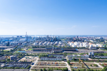 Canvas Print - petrochemical plant with blue sky