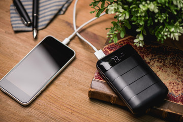 charging smartphone with power bank