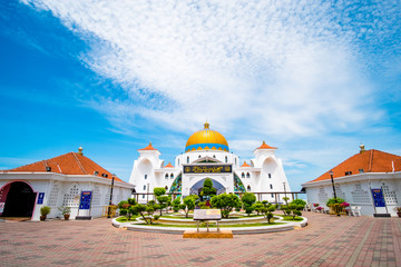 Poster - 2019 May 8th, Malaysia, Melaka - View of the the old Masjid Selat Melaka.