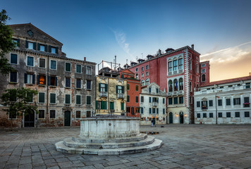 Fototapete - Architecture of Venice, Italy, at sunset. Scenic travel background.