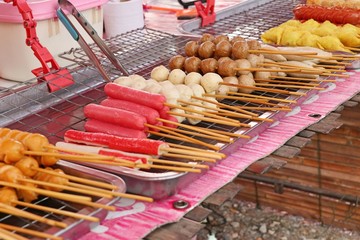 Canvas Print - Fried meatballs at street food