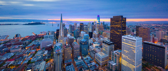 Fototapete - Aerial View of San Francisco Skyline at Sunrise