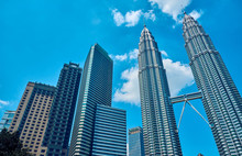 The Petronas Towers In  Kuala Lumpur, Malaysia