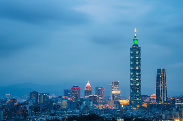 Wall Mural - Night of taipei city with 101 tower, Center is a landmark skyscraper in Taipei, Taiwan. The building was officially classified as the world's tallest in 2004 until 2010.